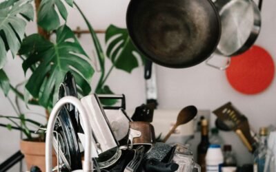 Coated vs. Uncoated Pans: Which Cooking Option is Healthier for Your Teeth?