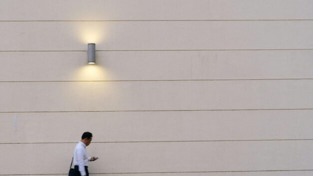 Wall Lights vs. Ceiling Lights: Which Home Decor Choice Shines Brighter?