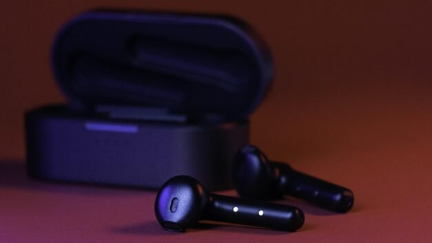Maximize Your Listening: 10 Essential Tips to Extend Bluetooth Headphones Battery Life