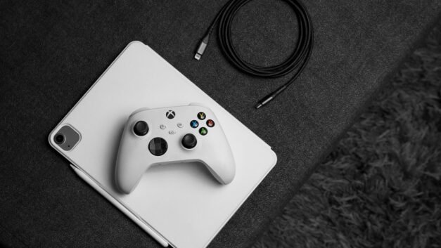 Unlocking the Ultimate Gaming Experience: Top Accessories You Need to Level Up Your Play