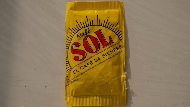 Top Quick-Dry Nail Polishes for Busy Lifestyles: Keep Your Fingernails Flawless on the Go!