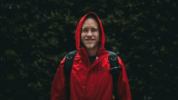 Rain Jacket vs. Windbreaker: Key Differences You Need to Know for Your Next Outdoor Adventure