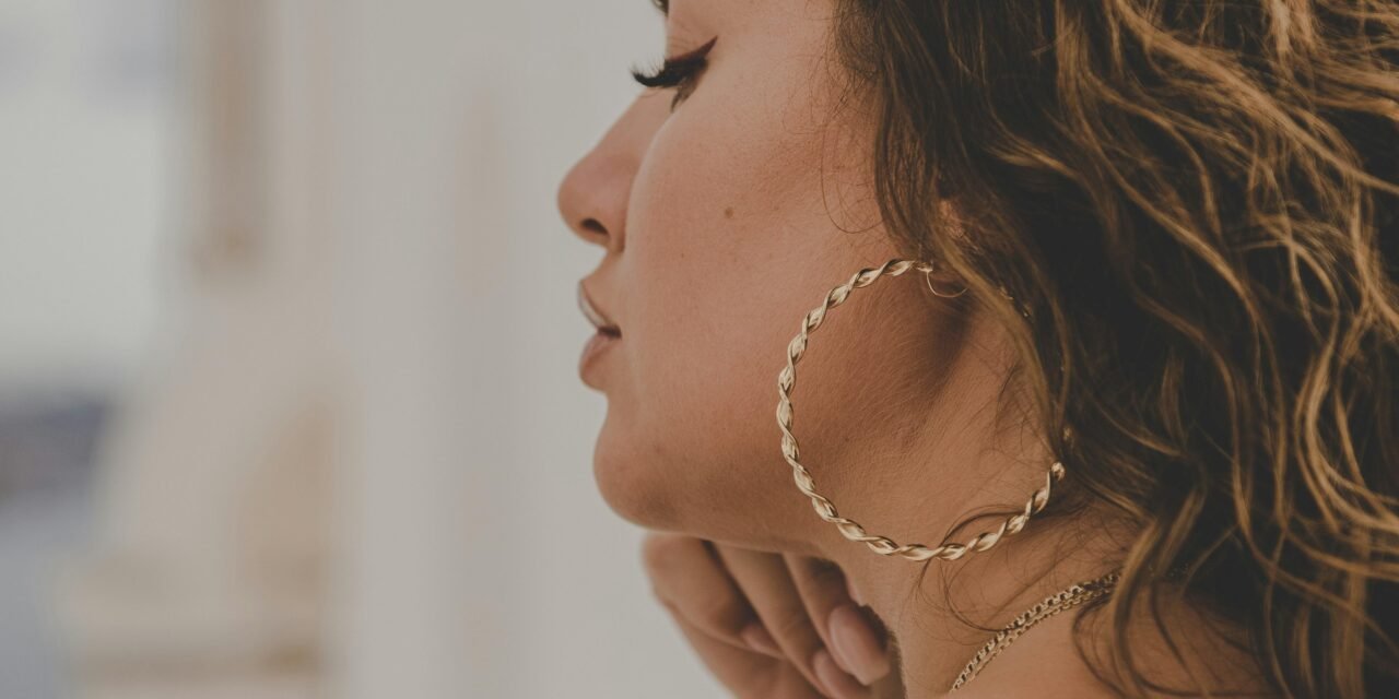 Sparkle & Save: Explore Our Exclusive Sale on Branded Earrings!