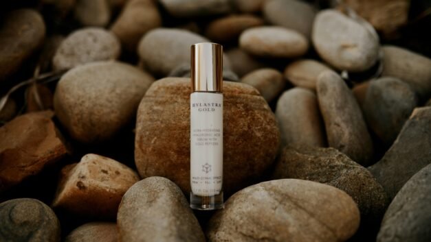 Unlock Youthful Skin: The Benefits of Hyaluronic Acid Serum for Firmness and Hydration