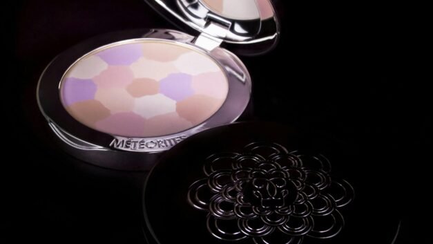 Glow Up: How to Choose the Perfect Highlighter for Your Skin Tone