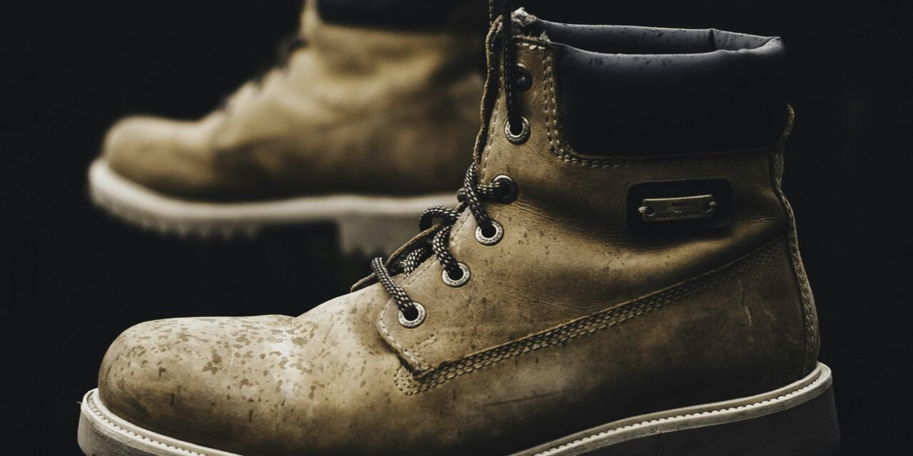 Step Up Your Style: How to Chicly Incorporate Boots into Your Everyday Wardrobe