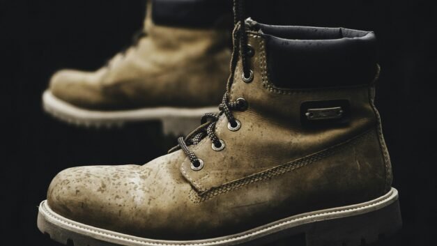 Step Up Your Style: How to Chicly Incorporate Boots into Your Everyday Wardrobe